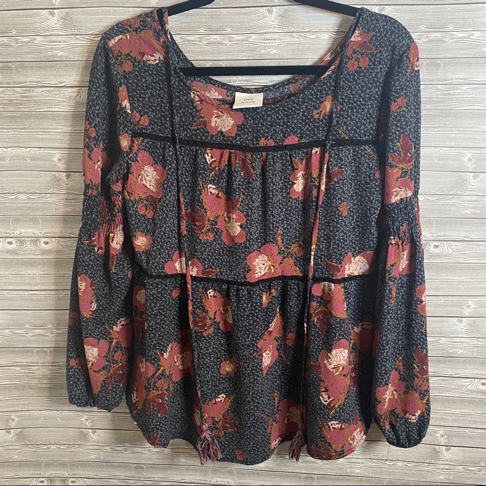 🐝 Knox Rose Floral Ruffle Top